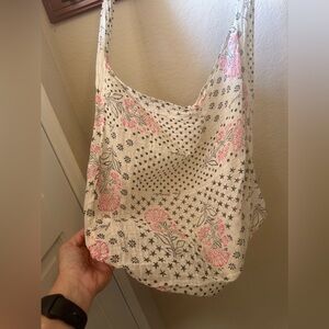 EUC Free People Lightweight Linen Fabric 14x15” Tote Beach Bag